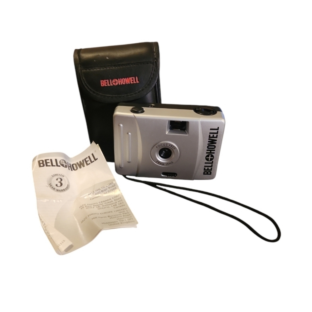 BELL & HOWELL Point And Shoot 35MM Film Camera "Focus Free" 28MM Lens With Case!